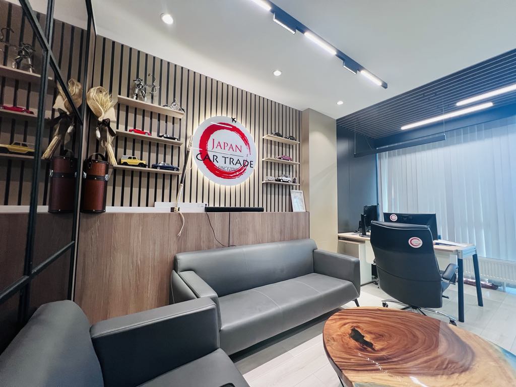 Friendly dealership staff providing excellent service