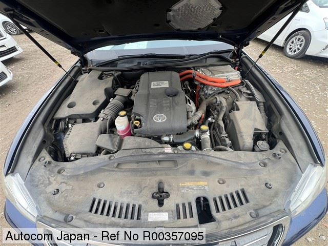 Image of 2014 Toyota CROWN Royal Saloon