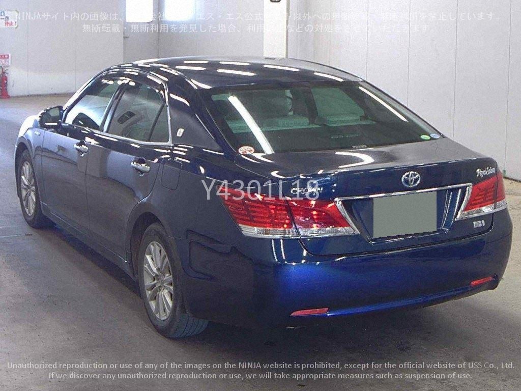 Image of 2014 Toyota CROWN Royal Saloon