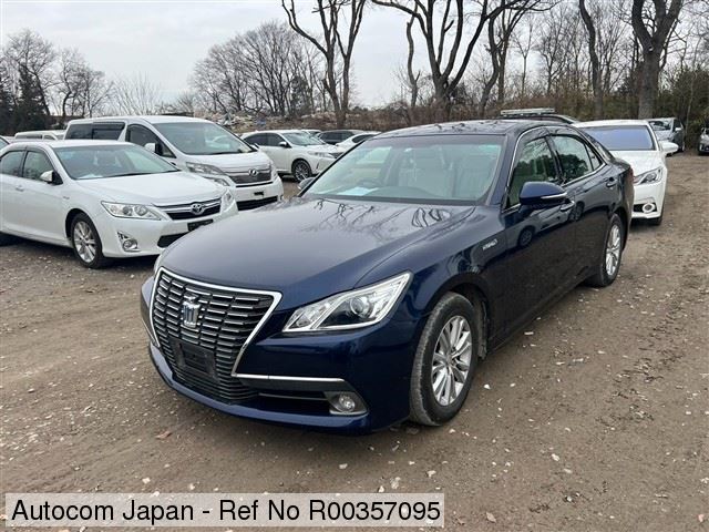Image of 2014 Toyota CROWN Royal Saloon