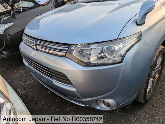 Image of 2013 MITSUBISHI OUTLANDER PHEV