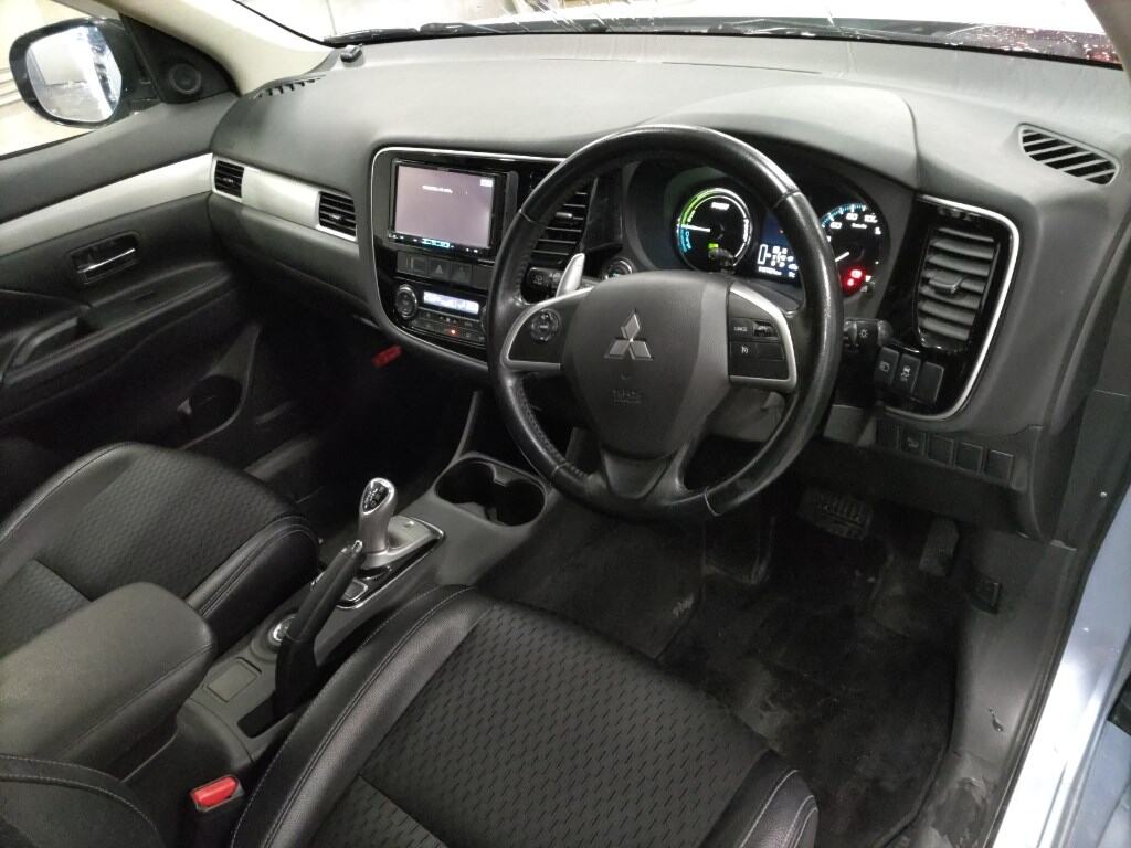 Image of 2013 MITSUBISHI OUTLANDER PHEV