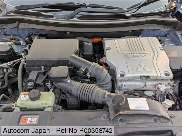 Image of 2013 MITSUBISHI OUTLANDER PHEV