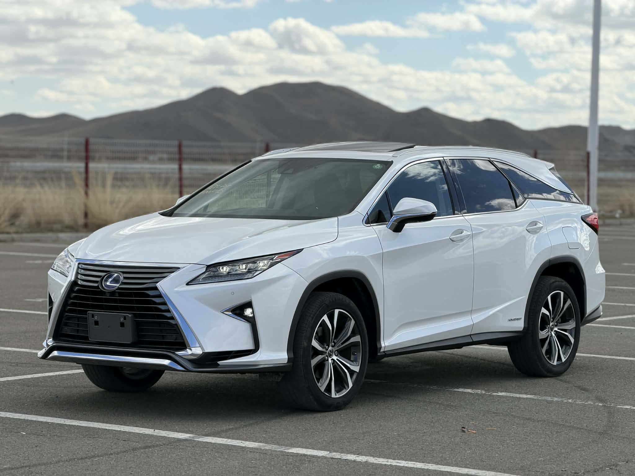 Image of 2017 LEXUS RX450h L